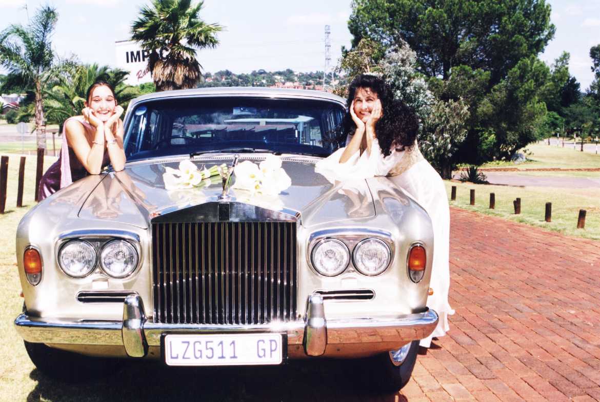 Bride's Car courtesy of Dr Gauch�